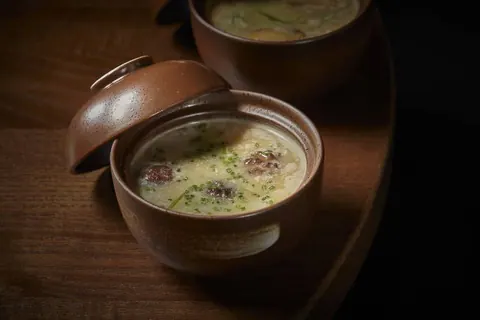 Kemuri - Sopa miso y molusco